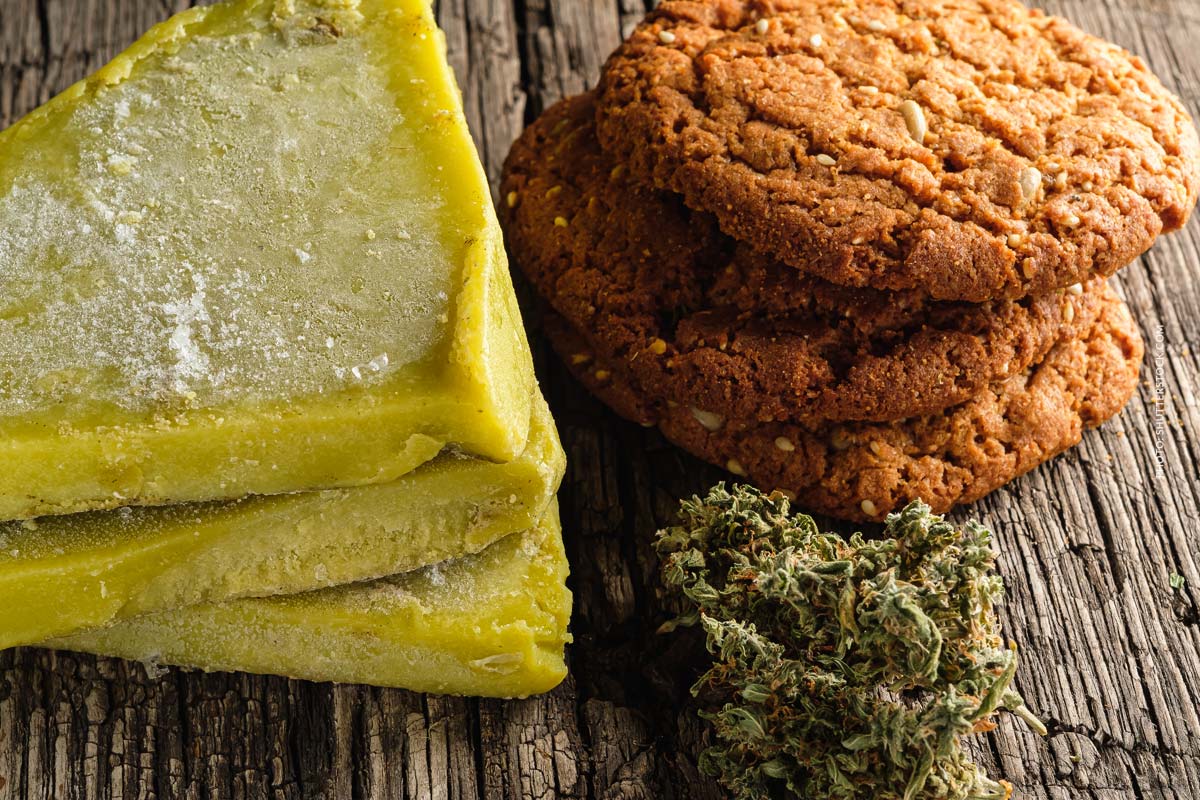 THC-infundierte Speisen: Cannabis Butter, Öl, Eistee, Süßigkeiten & Co.